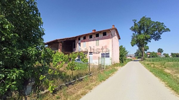 casa indipendente in vendita a Carrù
