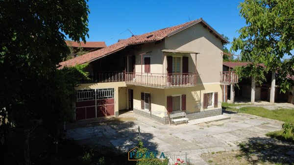 casa indipendente in vendita a Carrù