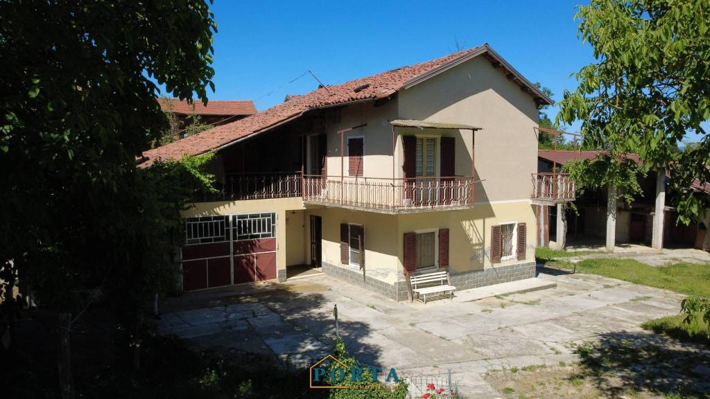 casa indipendente in vendita a Carrù