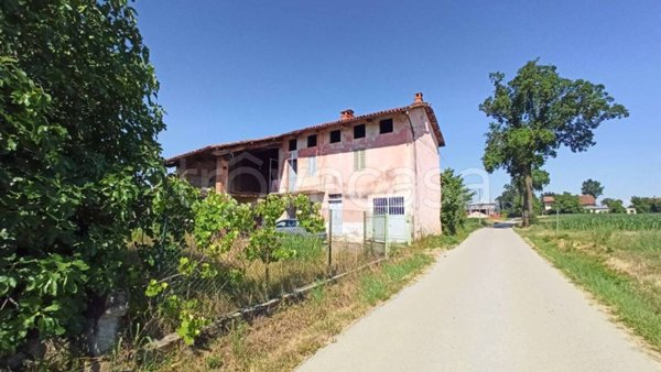 casa indipendente in vendita a Carrù
