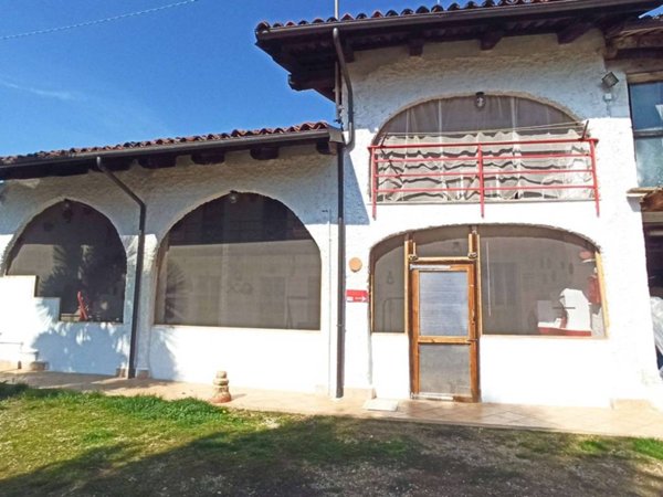 casa indipendente in vendita a Carrù