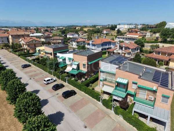 casa indipendente in vendita a Carrù