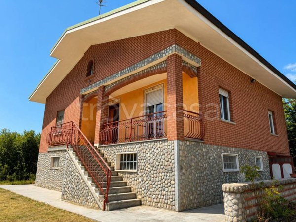 casa indipendente in vendita a Carrù in zona Bordino