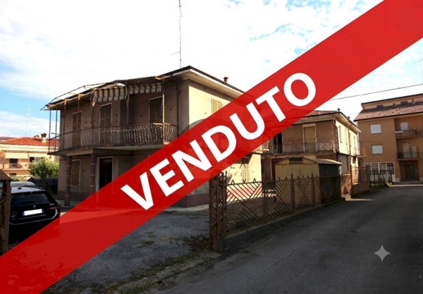 casa indipendente in vendita a Carrù