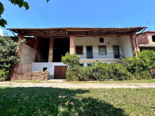 casa indipendente in vendita a Carrù in zona Frave