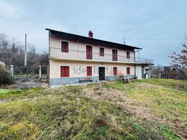 casale in vendita a Carrù in zona Bordino