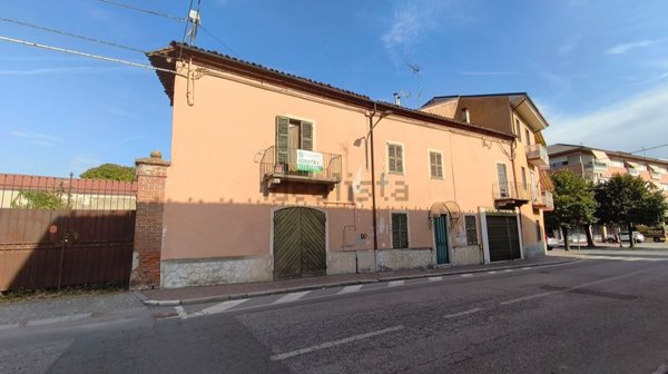 casa indipendente in vendita a Carrù in zona Ronchi