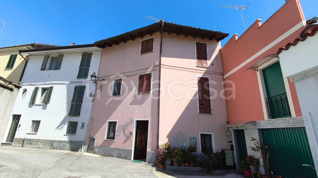 casa indipendente in vendita a Carrù in zona Ronchi
