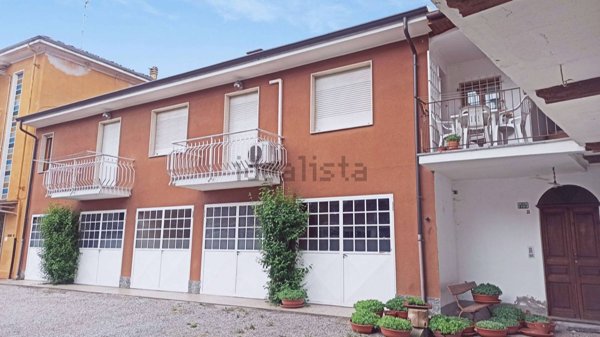 casa indipendente in vendita a Carrù in zona Ronchi