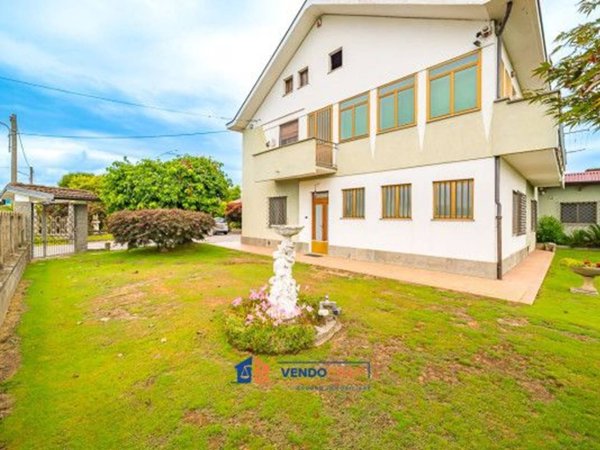 casa indipendente in vendita a Casalgrasso