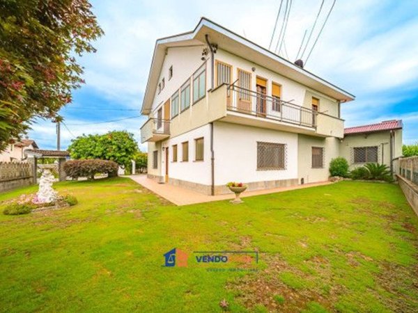 casa indipendente in vendita a Casalgrasso