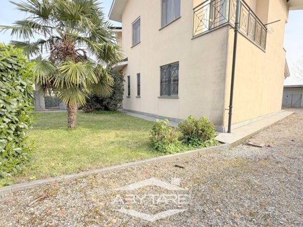 casa indipendente in vendita a Casalgrasso