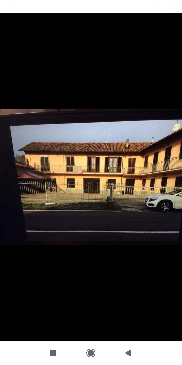 casa indipendente in vendita a Castagnito