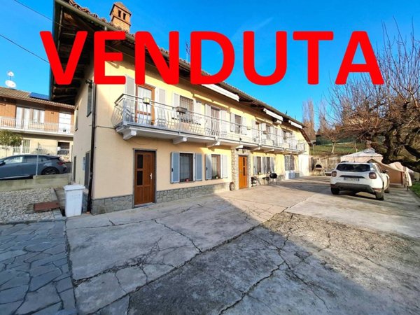 casa indipendente in vendita a Castagnito
