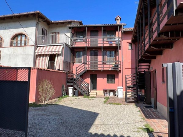 intera palazzina in vendita a Castagnito