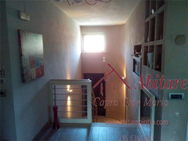 casa indipendente in vendita a Castagnito