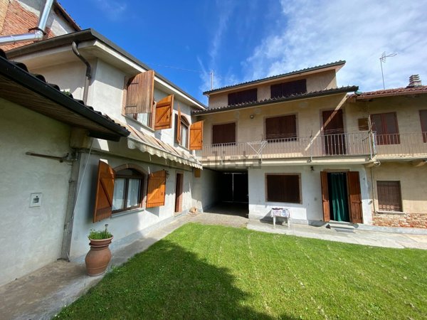 casa indipendente in vendita a Castagnito