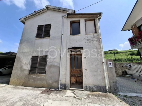 casa indipendente in vendita a Castagnito