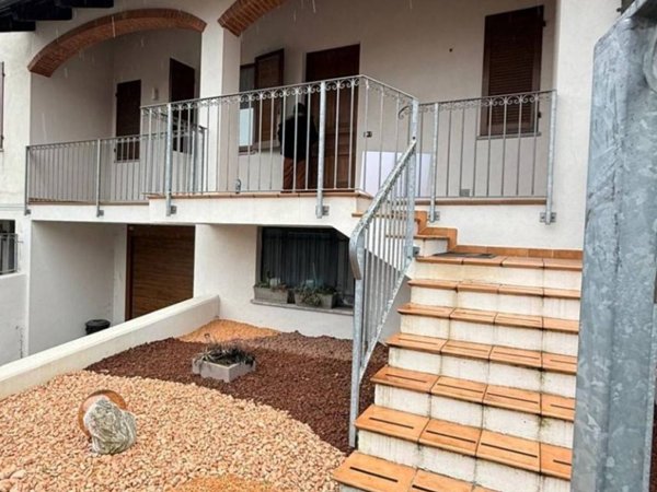 casa indipendente in vendita a Castagnito