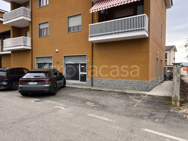 negozio in vendita a Castagnito