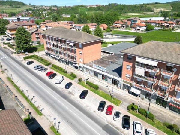 locale commerciale in vendita a Castagnito