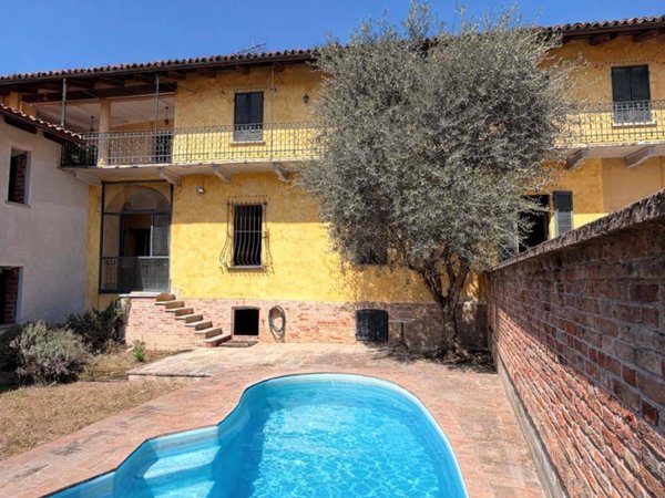 casa indipendente in vendita a Castagnito