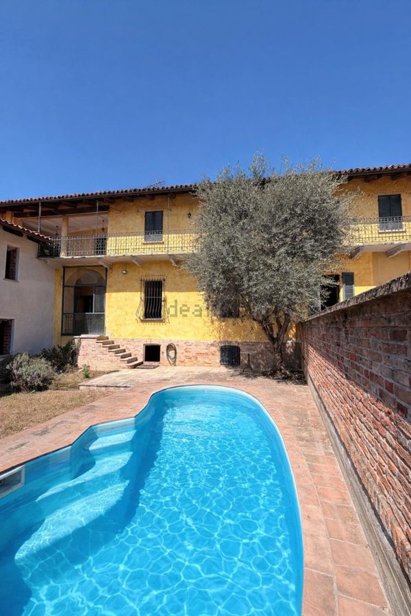 casa indipendente in vendita a Castagnito