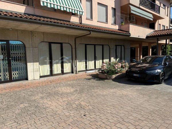 negozio in vendita a Castagnito