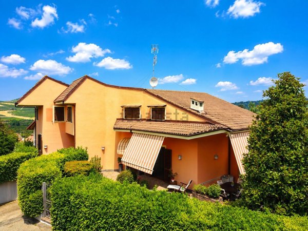 casa indipendente in vendita a Castagnito