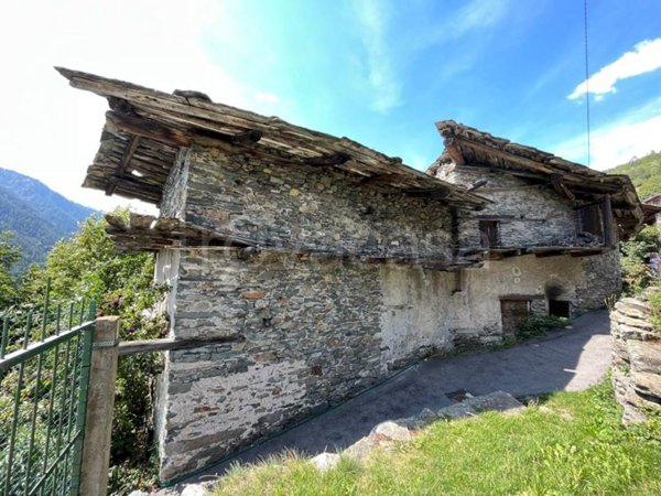 casale in vendita a Casteldelfino