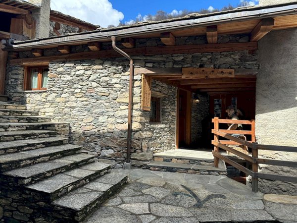 appartamento in vendita a Casteldelfino in zona Torrette