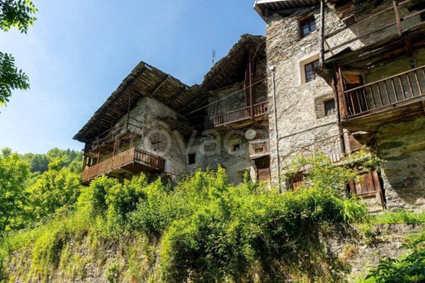 appartamento in vendita a Casteldelfino