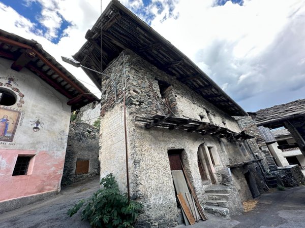 casale in vendita a Casteldelfino