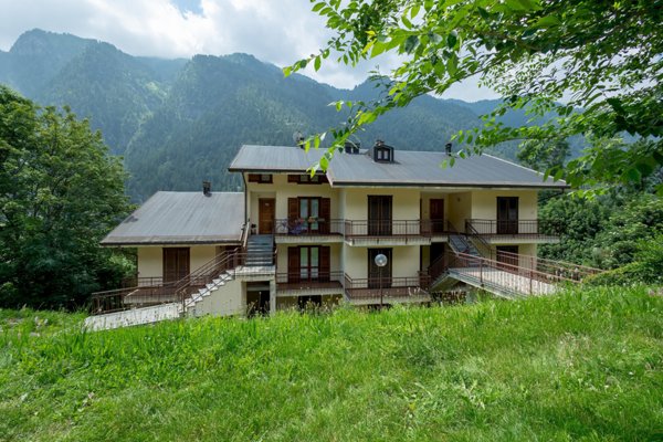 appartamento in vendita a Casteldelfino