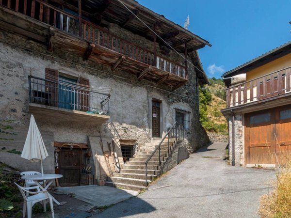 casa indipendente in vendita a Casteldelfino