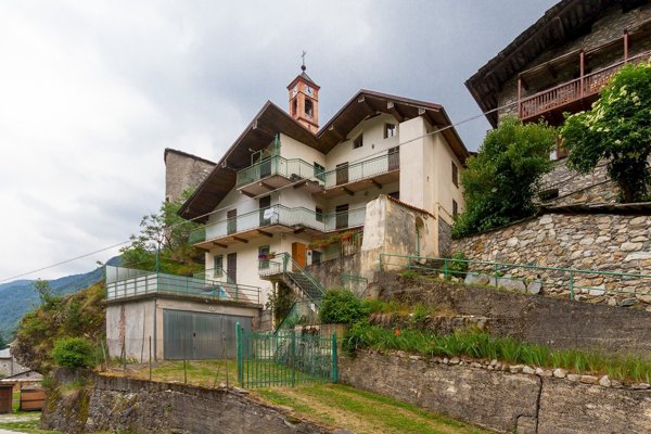 casa indipendente in vendita a Casteldelfino in zona Torrette