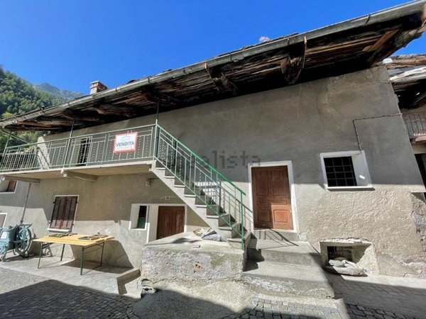 casa semindipendente in vendita a Casteldelfino in zona Torrette