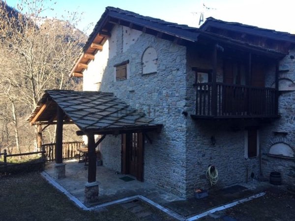 casa indipendente in vendita a Casteldelfino