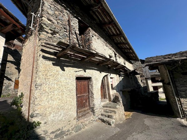 casale in vendita a Casteldelfino