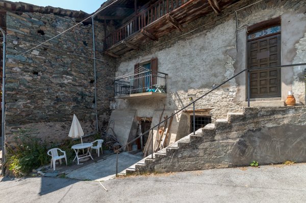 casa semindipendente in vendita a Casteldelfino