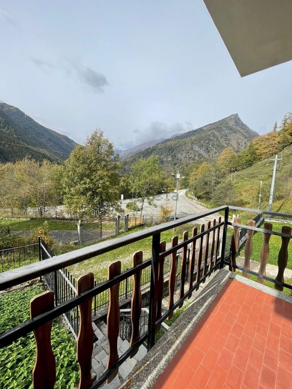 appartamento in vendita a Casteldelfino