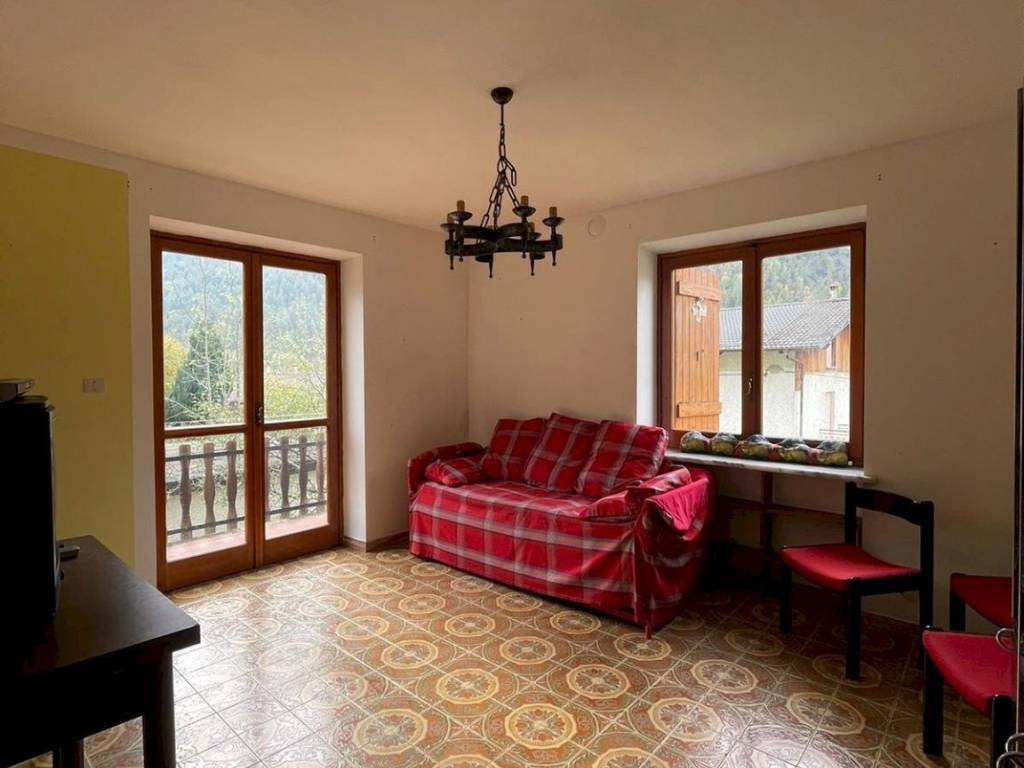 appartamento in vendita a Casteldelfino