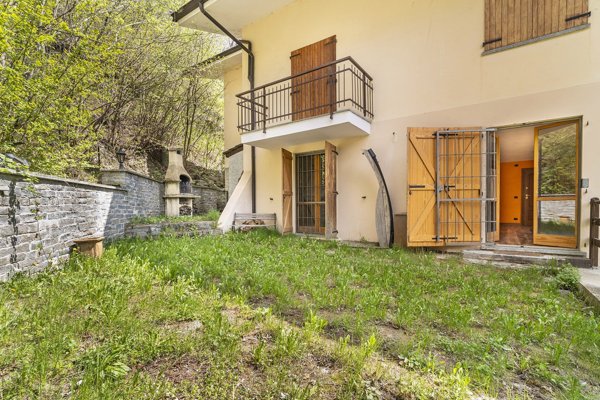 appartamento in vendita a Casteldelfino in zona Pusterle