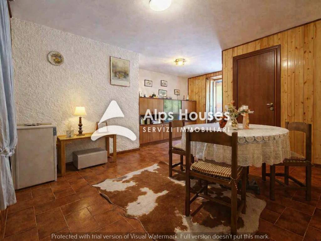 appartamento in vendita a Casteldelfino in zona Pusterle