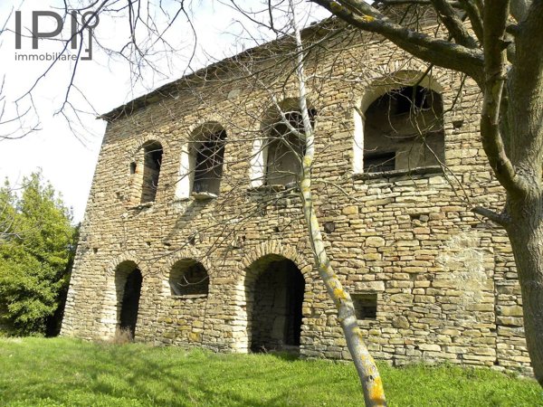casale in vendita a Castelletto Uzzone