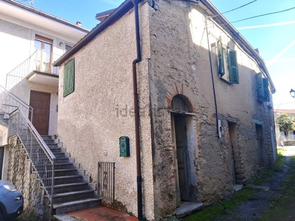 casale in vendita a Castelletto Uzzone