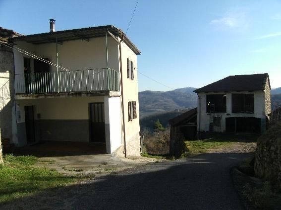 casa indipendente in vendita a Castelletto Uzzone