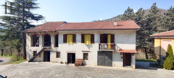 casa indipendente in vendita a Castelletto Uzzone in zona Scaletta Uzzone