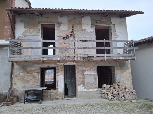 pentavano in vendita a Castellinaldo d'Alba