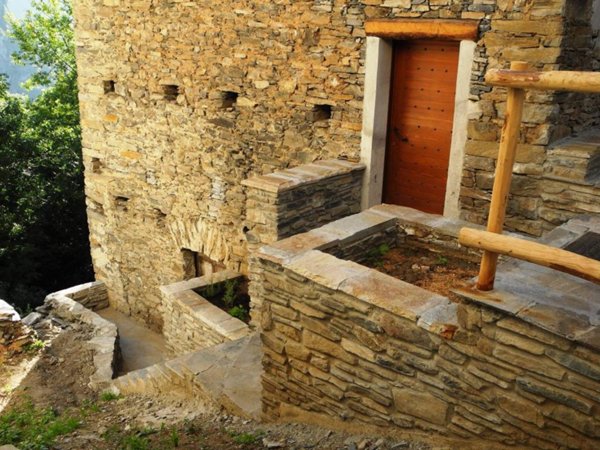 casa indipendente in vendita a Castelmagno in zona Colletto